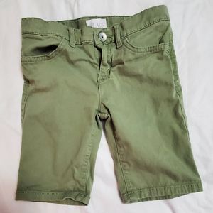 Place girl's shorts. Green. 6X/7